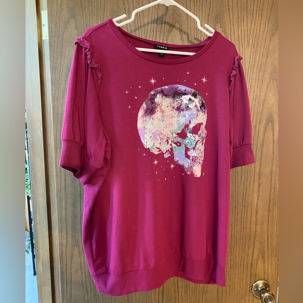 Torrid Puff Sleeve Skull Graphic Banded Tee Size 1